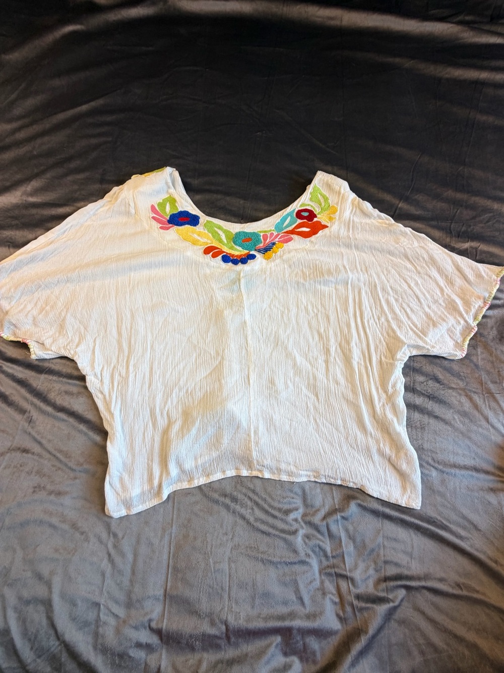 Judith March White Boho Crop Top with Multicolor Floral Embroidery M